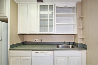 635 N Summerlin Ave in Orlando, FL - Building Photo - Building Photo
