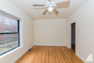 841 W Cornelia Ave in Chicago, IL - Foto de edificio - Building Photo