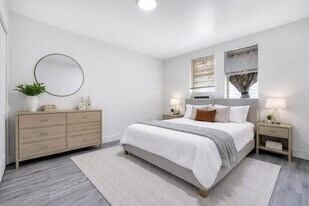 1554 SW 5th St, Unit 5b in Miami, FL - Building Photo