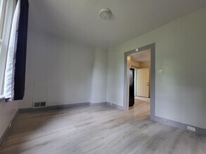 6215 Carpenter Ave in Cleveland, OH - Building Photo - Building Photo