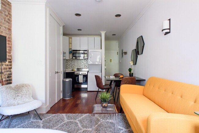 241 E 24th St in New York, NY - Building Photo - Building Photo