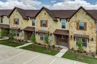 Barracks Townhomes in College Station, TX - Building Photo - Building Photo