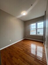 58 Steuben St, Unit 18 in East Orange, NJ - Foto de edificio - Building Photo