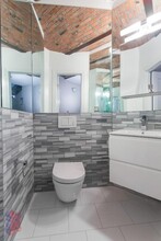 15 W 103rd St, Unit 1D in New York, NY - Building Photo - Building Photo