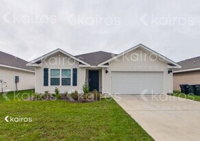 135 Swallowtail Ln in Pensacola, FL - Building Photo