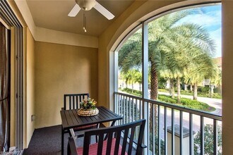 8560 Violeta St, Unit 204 in Bonita Springs, FL - Building Photo - Building Photo
