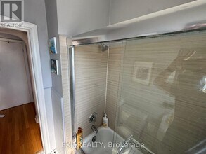 354 Annette St in Toronto, ON - Building Photo - Building Photo