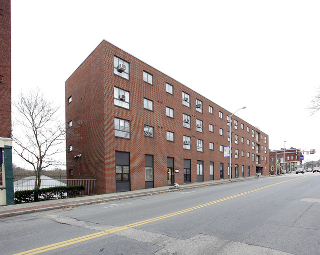 Centerview Building in Millbury, MA - Foto de edificio - Building Photo