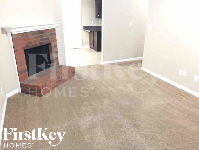 7090 Maryland Ct in Memphis, TN - Foto de edificio - Building Photo