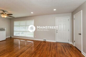 5505 W Pages Ln in Louisville, KY - Building Photo - Building Photo
