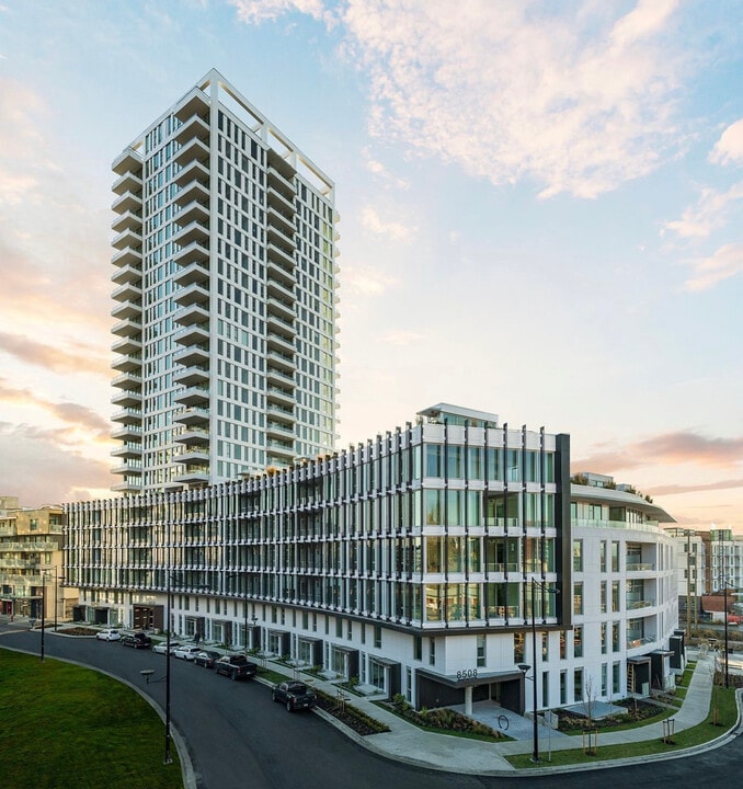3438 Sawmill Cres in Vancouver, BC - Building Photo