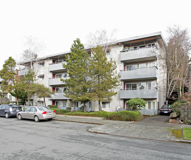 Elizabeth Apartments in Seattle, WA - Building Photo - Building Photo