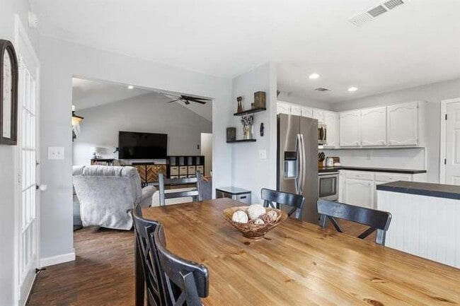 property at 1515 Eastland Cir