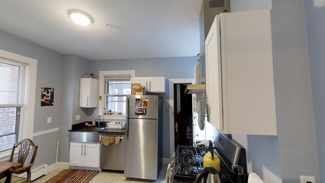 202 Harvard St, Unit 2T in Cambridge, MA - Foto de edificio - Building Photo