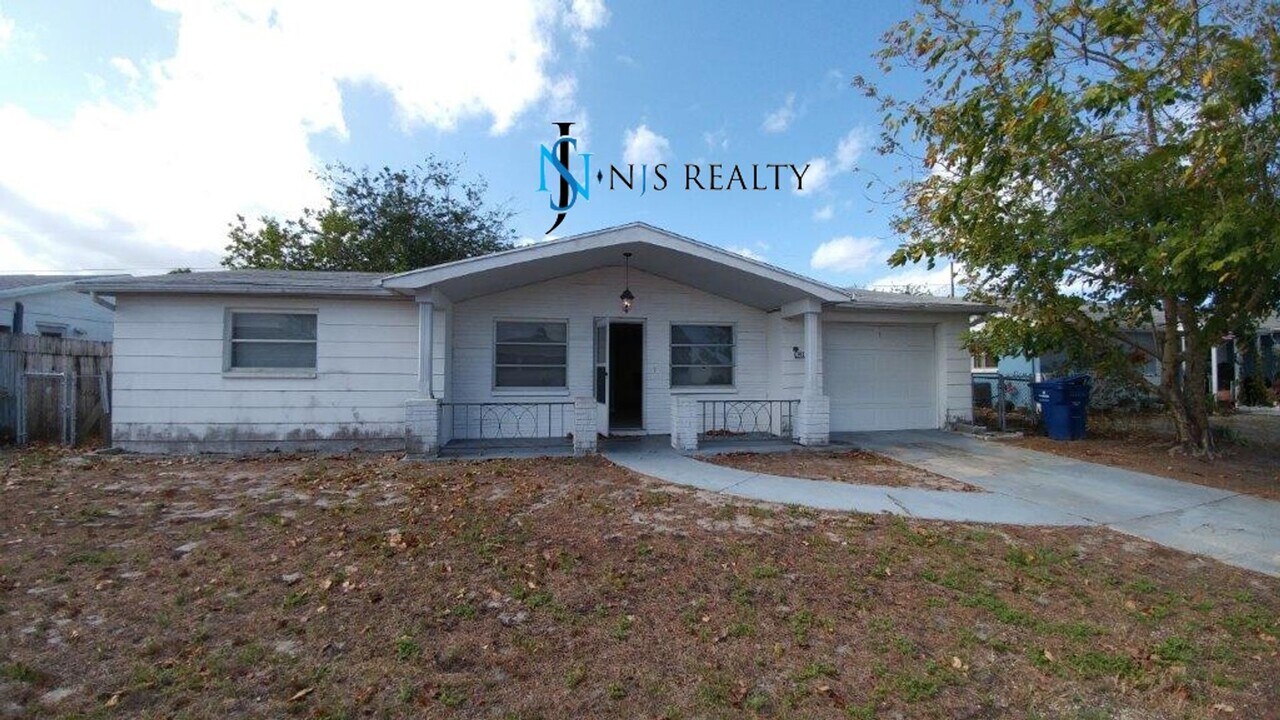 3628 Dickens Dr in Holiday, FL - Building Photo