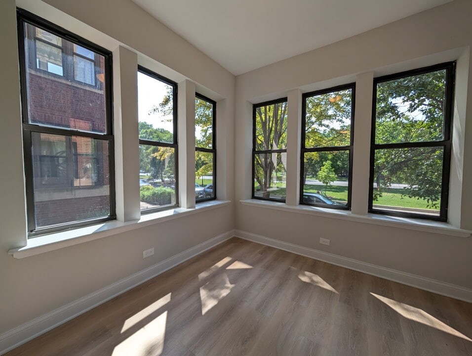 2323 N Kedzie Blvd, Unit 1 in Chicago, IL - Building Photo