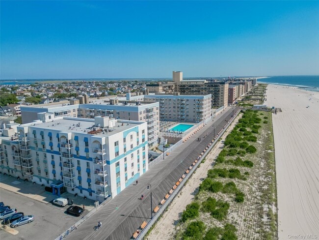 10 Franklin Blvd in Long Beach, NY - Building Photo - Building Photo