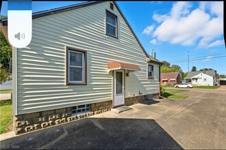 132 33rd St SE in Canton, OH - Foto de edificio - Building Photo