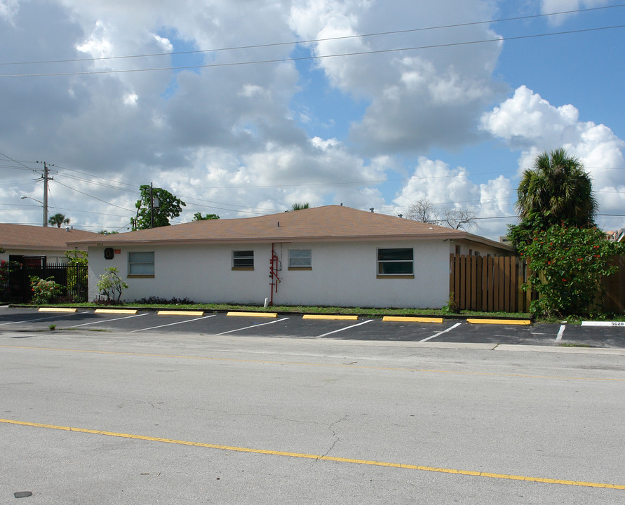 5604 NW 28th St in Fort Lauderdale, FL - Building Photo