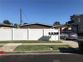 2536 Orange Ave in Costa Mesa, CA - Building Photo - Building Photo