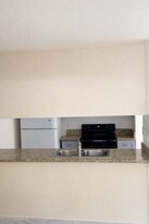 611 North School street, Unit Apt 3 in Lodi, CA - Building Photo