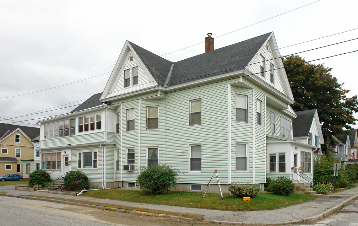 92 Winter St in Auburn, ME - Building Photo