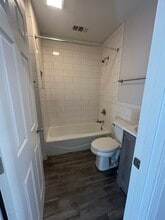 1371 Shirley St in Green Bay, WI - Foto de edificio - Building Photo