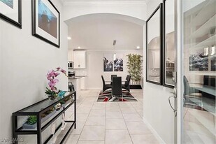 14672 Edgewater Cir in Naples, FL - Building Photo