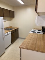 70 Douglas Ln in Pueblo, CO - Building Photo