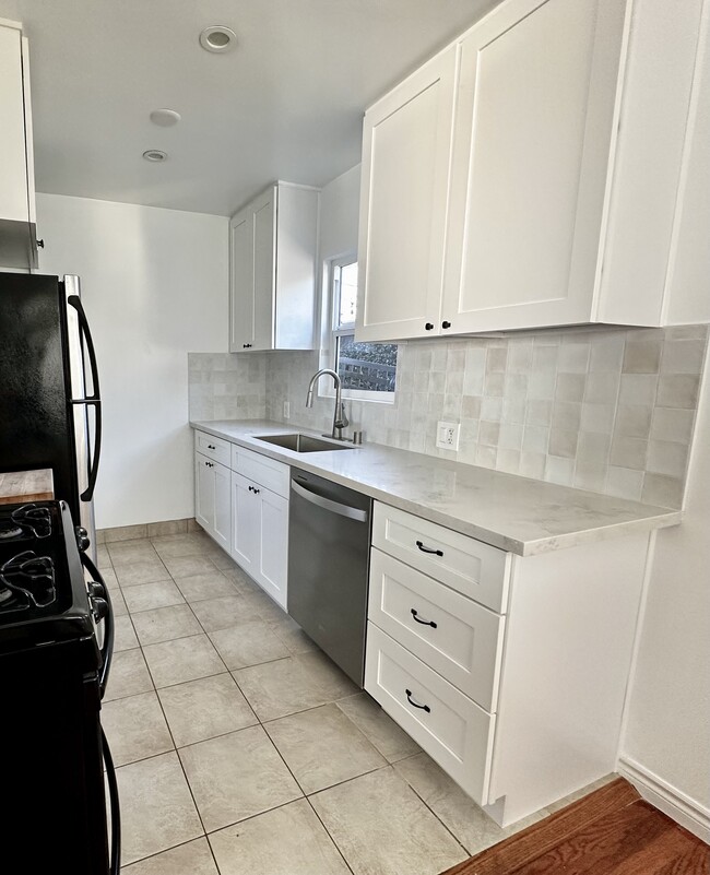 11605 Washington Blvd, Unit B in Los Angeles, CA - Building Photo - Building Photo