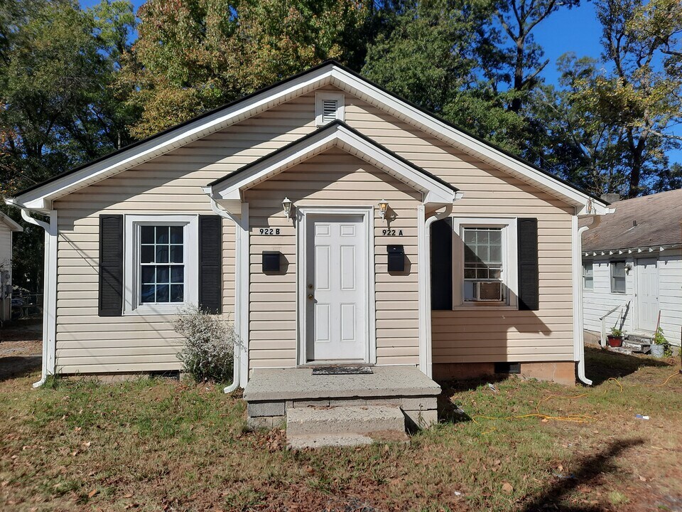 922 Hackett St in Greensboro, NC - Building Photo