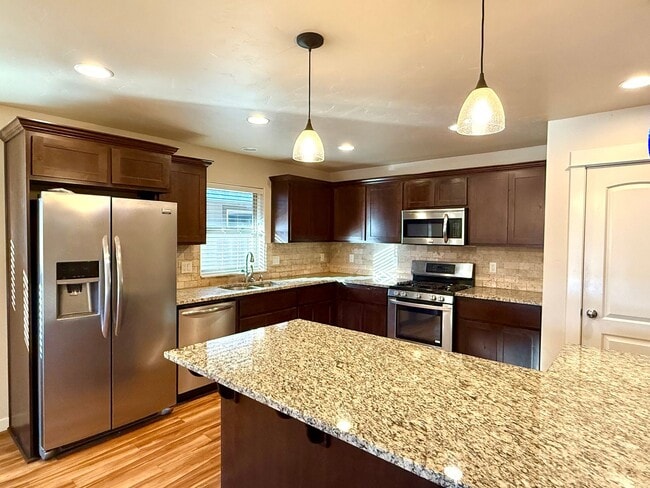 21181 Capella Pl in Bend, OR - Building Photo - Building Photo