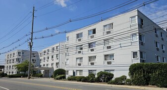 333 Grand Ave, Unit 1A in Palisades Park, NJ - Building Photo