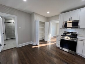 2652 N Springfield Ave, Unit 1 in Chicago, IL - Building Photo - Building Photo