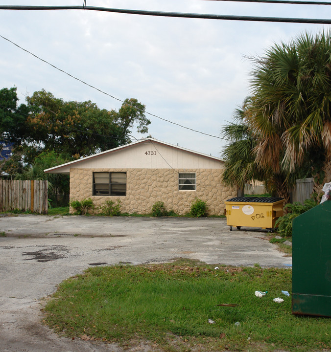 4731 SW 33rd Ave in Fort Lauderdale, FL - Foto de edificio