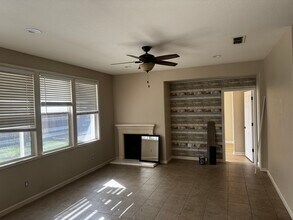 5566 Frenchpark Ct in Antioch, CA - Building Photo - Building Photo