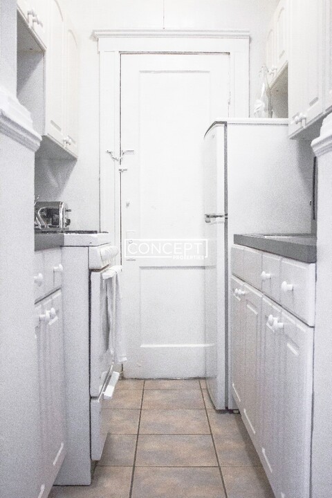 121 Park Dr in Boston, MA - Building Photo