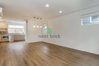 6545 34th Ave SW in Seattle, WA - Building Photo - Building Photo