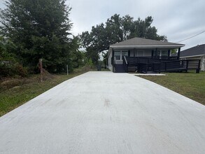 1735 St John St in Lake Charles, LA - Building Photo - Building Photo