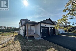 270 Wild Rose Dr in Gravenhurst, ON - Building Photo