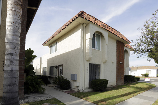 1517 Huntington St in Huntington Beach, CA - Foto de edificio - Building Photo