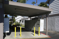 Grand Oaks Apartments in Lake Elsinore, CA - Foto de edificio - Building Photo