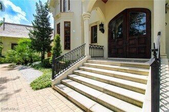 730 21st Ave S in Naples, FL - Building Photo - Building Photo