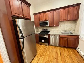 145 Grand St in Jersey City, NJ - Building Photo - Building Photo