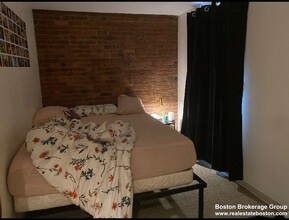 103 Gainsborough St, Unit 007 in Boston, MA - Building Photo - Building Photo