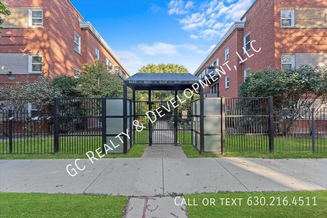 property at 6429 N Damen Ave