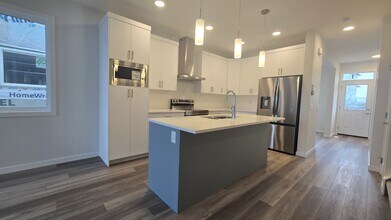 442 Carringvue Grove NW in Calgary, AB - Building Photo - Building Photo