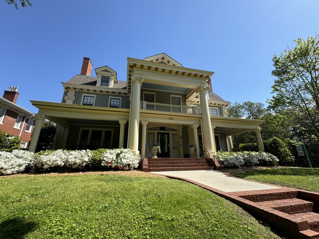 Milburn Apartments in Chattanooga, TN - Foto de edificio - Building Photo