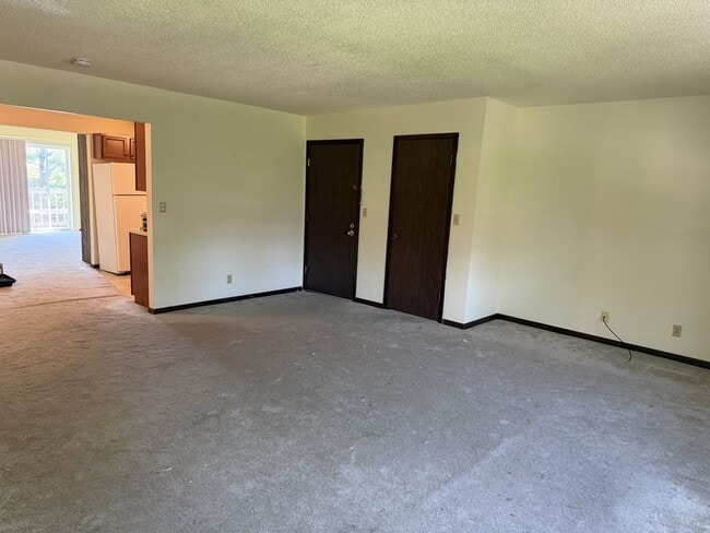 524 Breezy Point Dr in Clinton, IA - Building Photo - Building Photo
