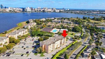 500 Executive Center Dr, Unit 5A in West Palm Beach, FL - Building Photo